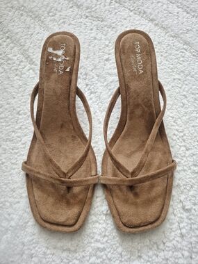 TOP Moda Tan Suede Kitten Heels